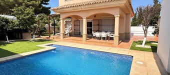 Chalet just 500 meters from a natural park, quiet area.