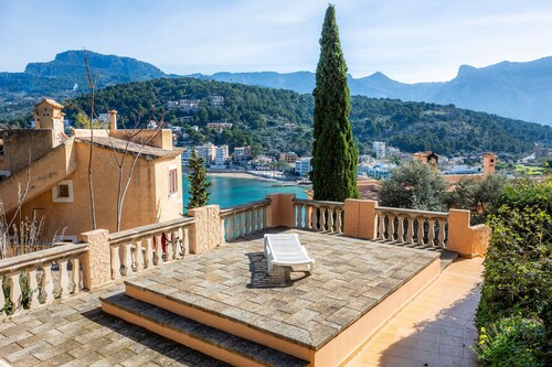 Renovated 2026! Air-Conditioned Apartment with Seaview, shared pool and Wi-Fi in Port de Sóller