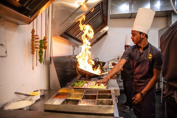 Restaurant - Hotel Indian Heritage (Raipur)