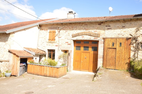 Small rustic cottage with terrace u. Hochgarten in outskirts