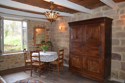 Small rustic cottage with terrace u. Hochgarten in outskirts