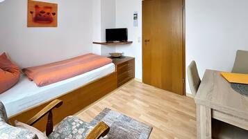 1 bedroom, travel crib, WiFi, bed sheets