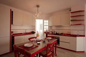 Fridge, oven, dishwasher