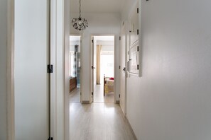 Interior - Isabel Dream IV, 4 Km from Sintra, train at 400m (Algueirão-Mem Martins)