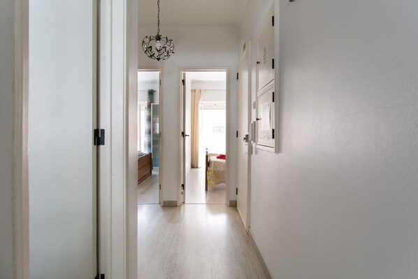 Interior - Isabel Dream IV, 4 Km from Sintra, train at 400m (Algueirão-Mem Martins)