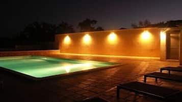 Piscine extérieure, piscine chauffée