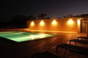 Alberca al aire libre y alberca climatizada