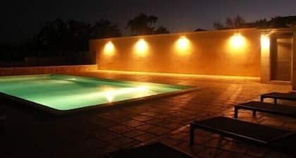 Vast property with large heated swimming pool in the Dordogne-Périgord • 15 pple