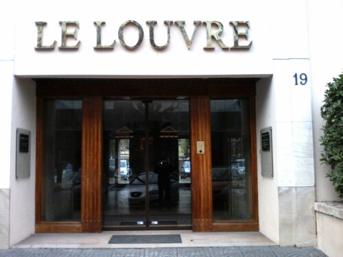 Grand T2 of 59m with private garden and parking in the historic center Dijon