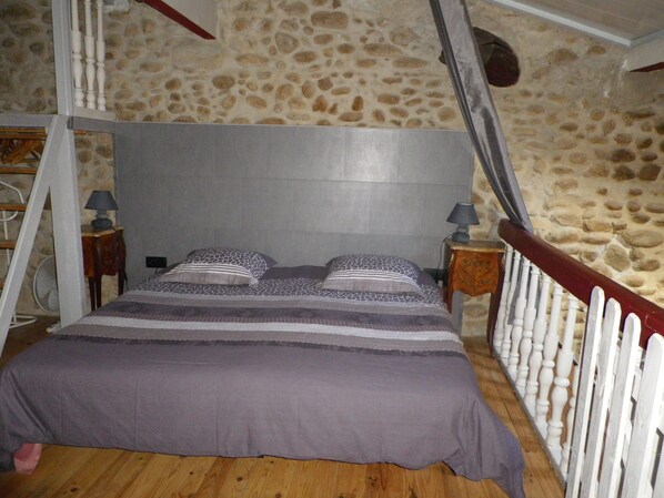 1 habitación, tabla de planchar con plancha y wifi gratis 