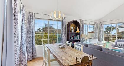 Charming, Sunny Home!