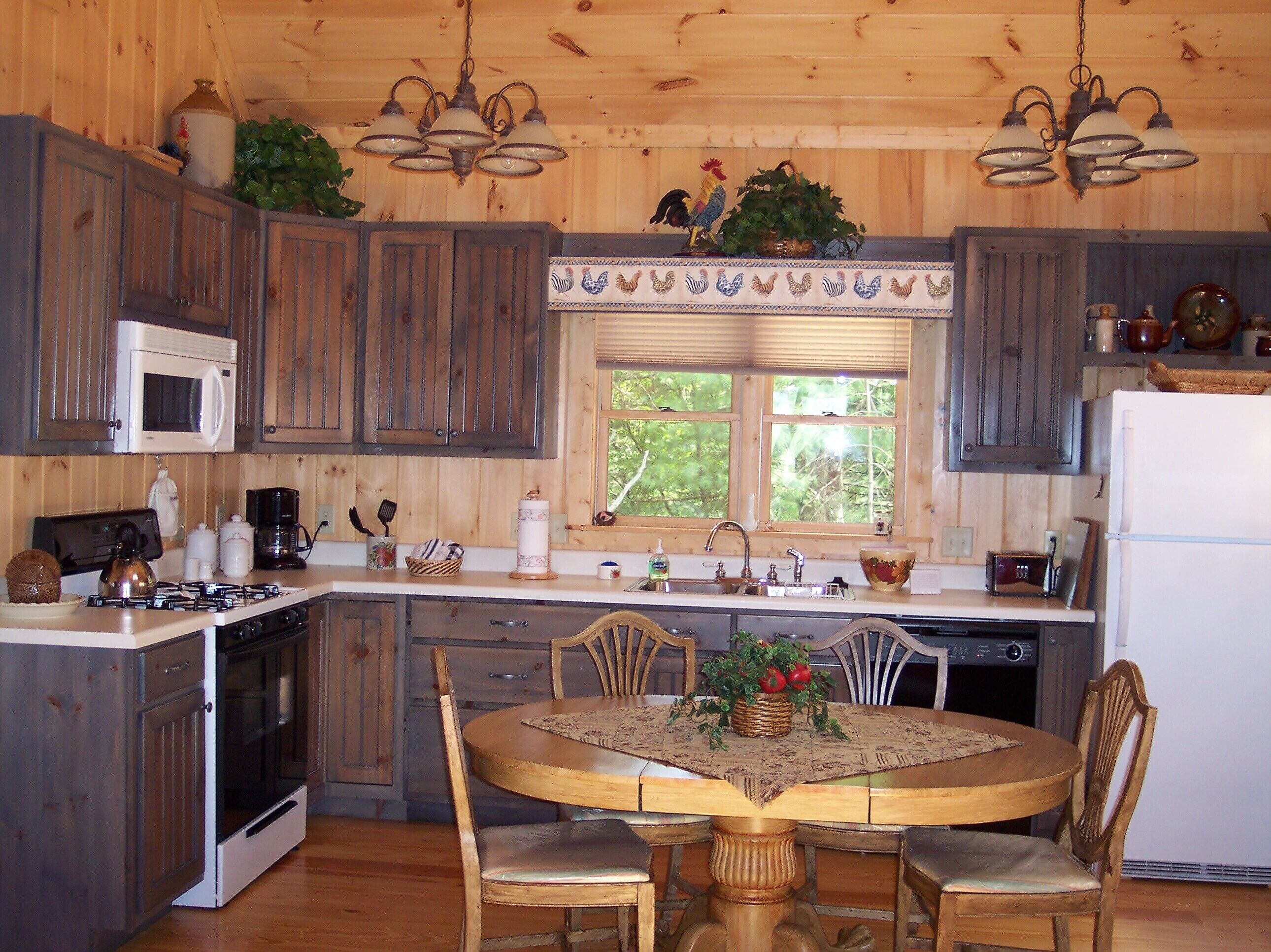 Secluded Cabin - Mountain Views with Nature Trail Along River