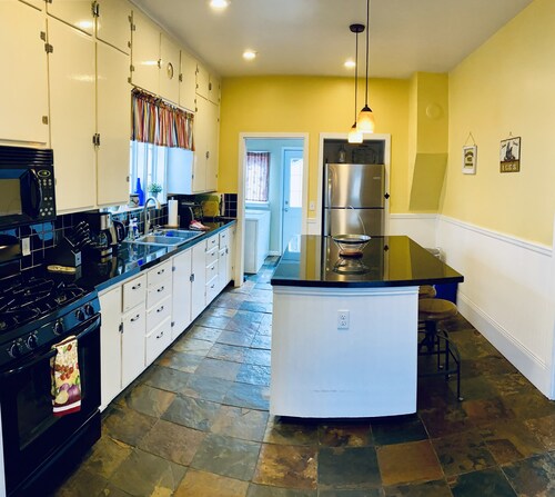 Enjoy the Mountain Lifestyle at 3rd St Retreat