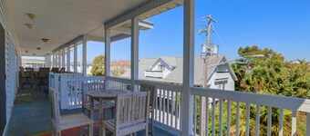 Only 75 yards to the beach!!  