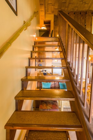 Oceanview Hana Kai Maui #202 - Lofted Studio, Panoramic View! 2 Queen Beds!