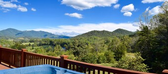 The Octagon Suite at the Country Manor Inn
