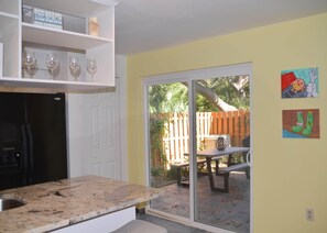 Dining - Pet Friendly Townhouse w/ Private Courtyard, Covered Parking - No Cleaning Fee (Cape Canaveral)