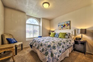 4 habitaciones, escritorio, tabla de planchar con plancha y wifi gratis 