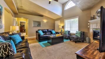 Téléviseur connecté, foyer, lecteur de DVD