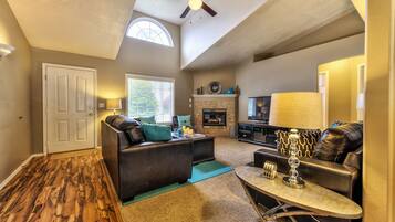 Téléviseur connecté, foyer, lecteur de DVD