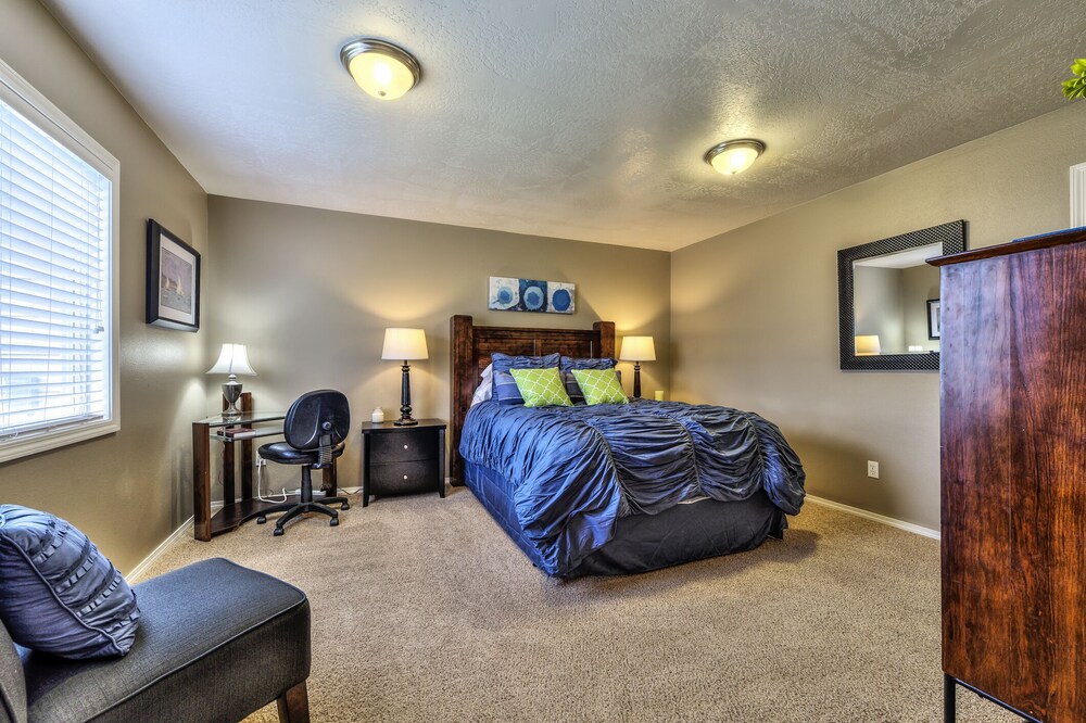 GOLF COURSE COMMUNITY, RELOCATION SPECIALISTS!!!