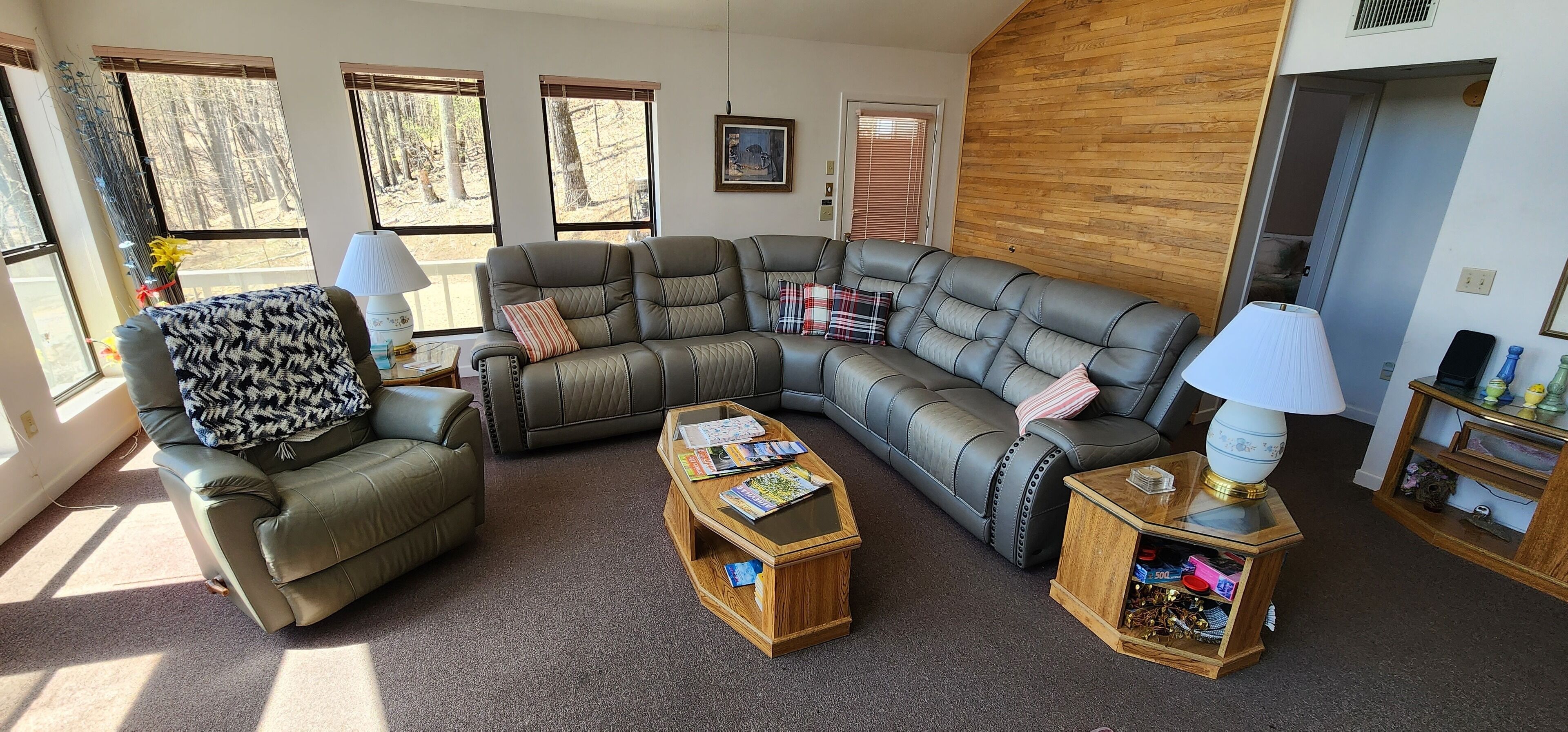 On the Mountain - 200 Acres of Privacy!