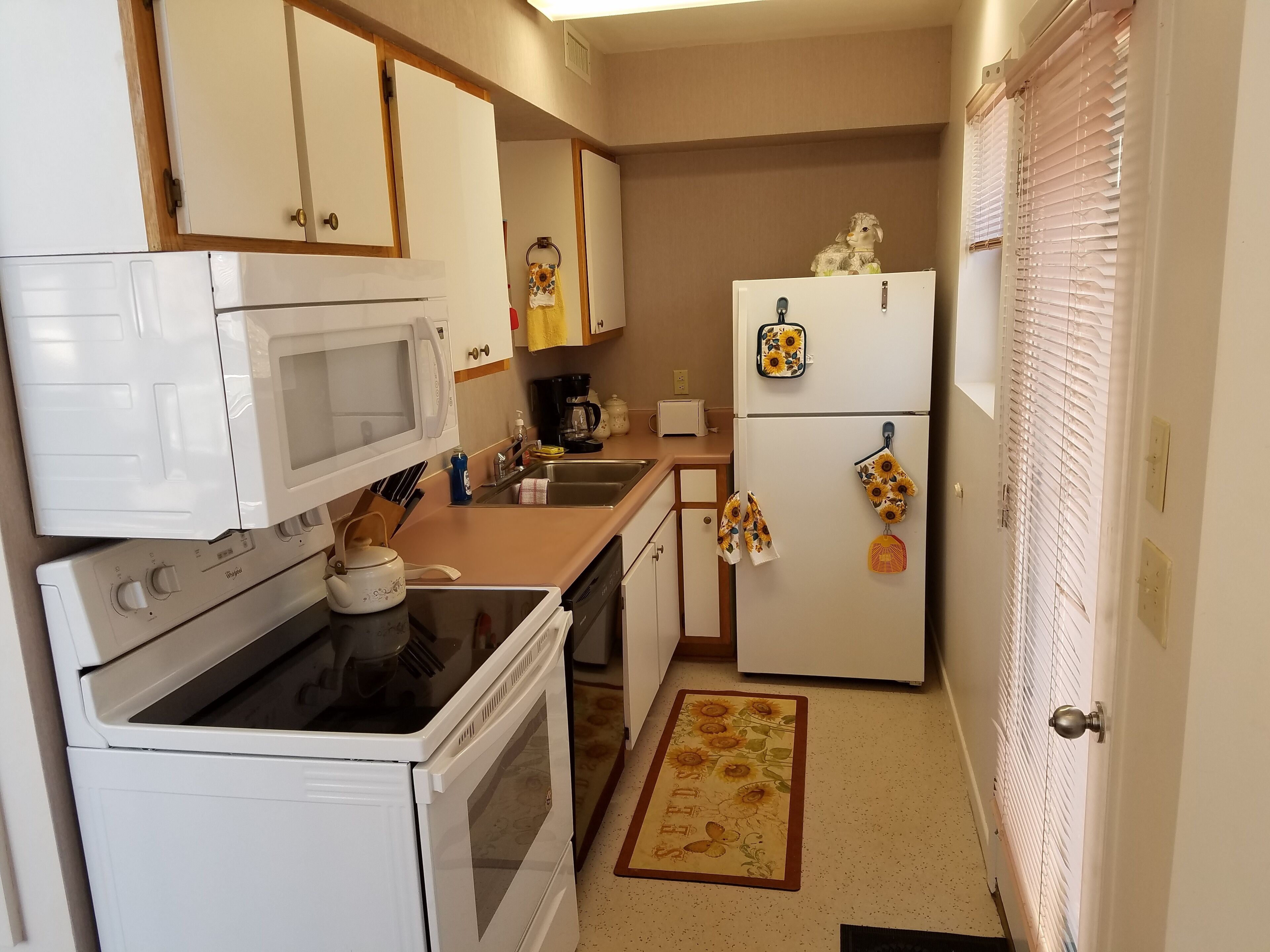 On the Mountain - 200 Acres of Privacy!