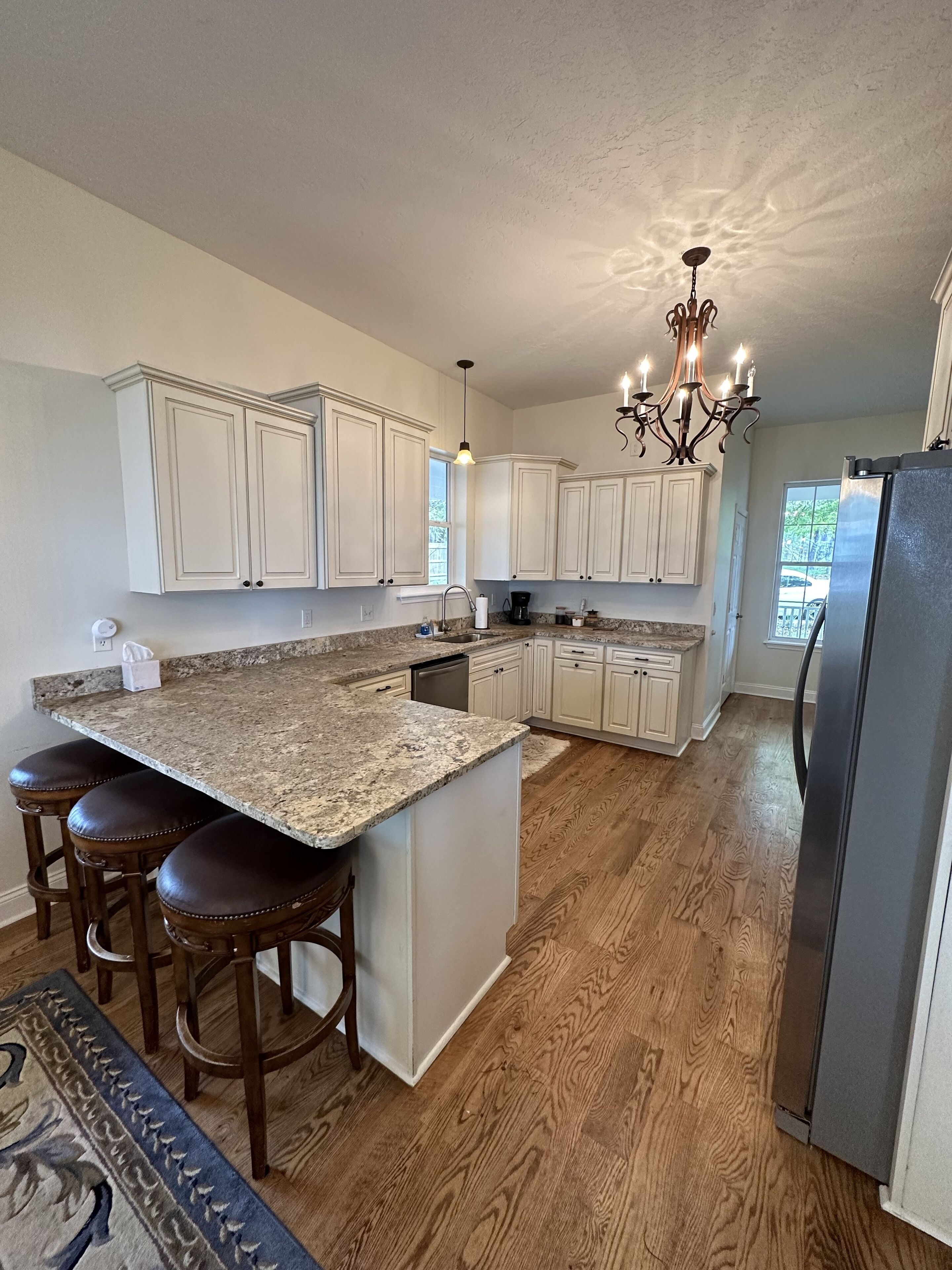 Lakefront southern charm in beautiful quite area