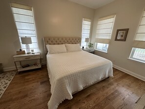 6 habitaciones, tabla de planchar con plancha y cuna de viaje 