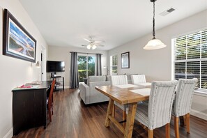 Dining - Beautiful Golf & Lake Views, Pawleys Island, SC - Professionally Cleaned (Pawleys Island)