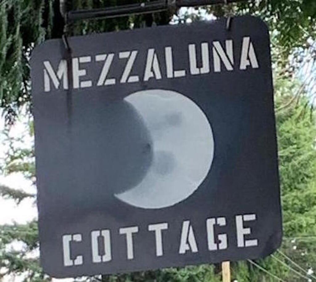 Mezzaluna - Cottage by the Sea   