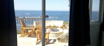 Best views on Sonoma Coast!Oceanfront,private hot tub, fire pit, pets considered