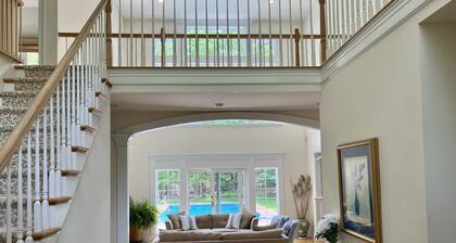 East Hampton- Beautiful 4 Bedroom Home, Large Heated Pool, Private Backyard