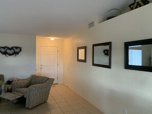 Interior - Very Clean 3 Bedroom sleeps 2 in each bed and has 2 bathrooms. (Lake Havasu City)