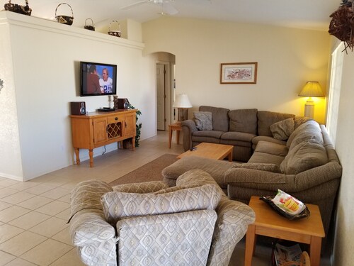 Very Clean 3 Bedroom sleeps 2 in each bed and has 2 bathrooms.