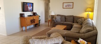 Très propre 3 chambres 2 salles de bain avec toutes les commodités