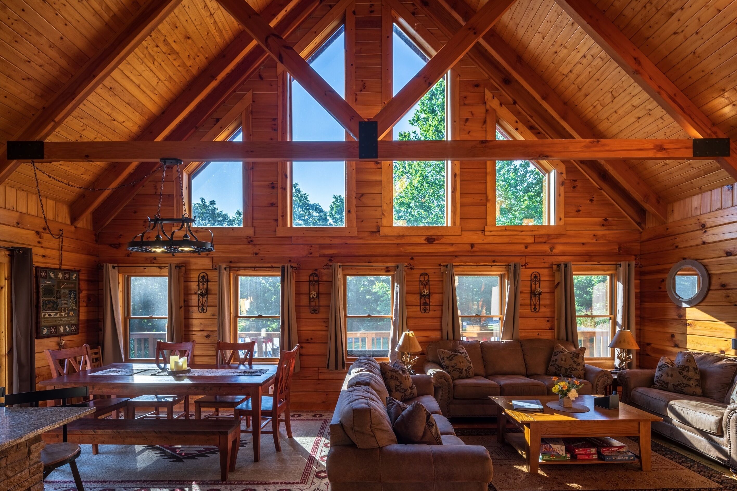 Smart-TV, Kamin, DVD-Player, Bücher