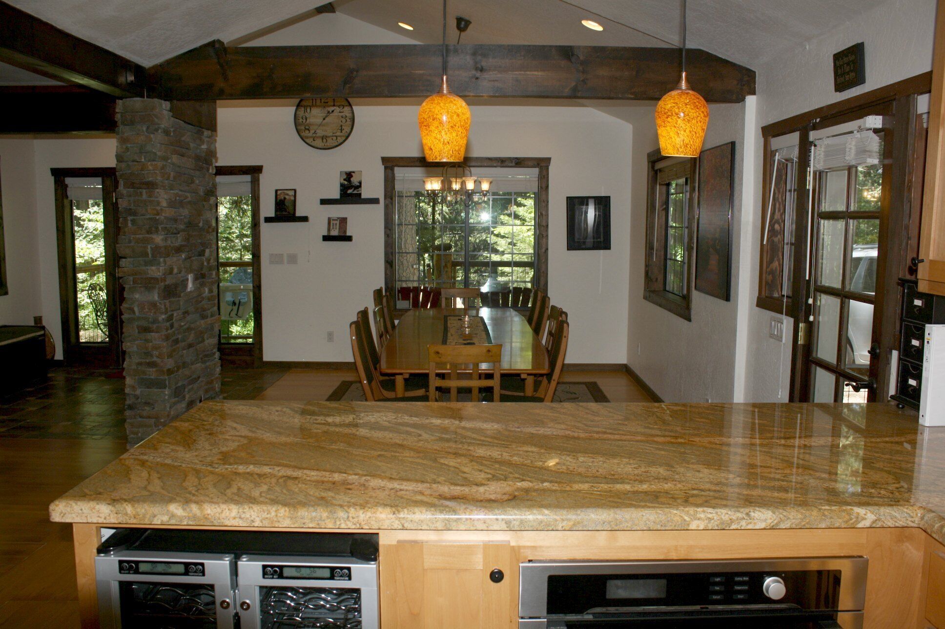 Lone Star Lodge: Rustic Elegance, Gourmet Kitchen,Hot Tub,A/C,Lake Membership