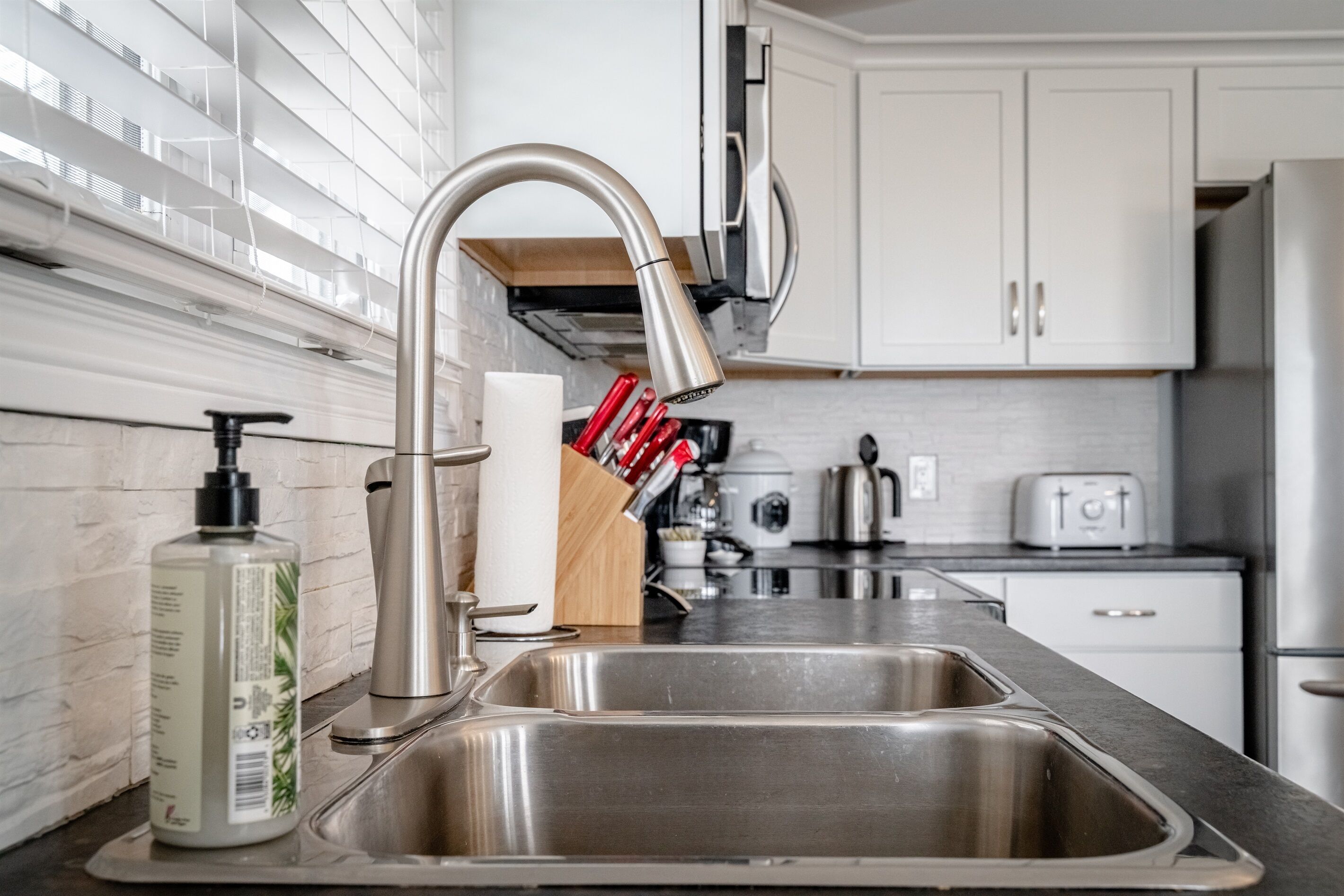 Another Sunset by the Bay: Waterfront, 2-Bedroom Cottage