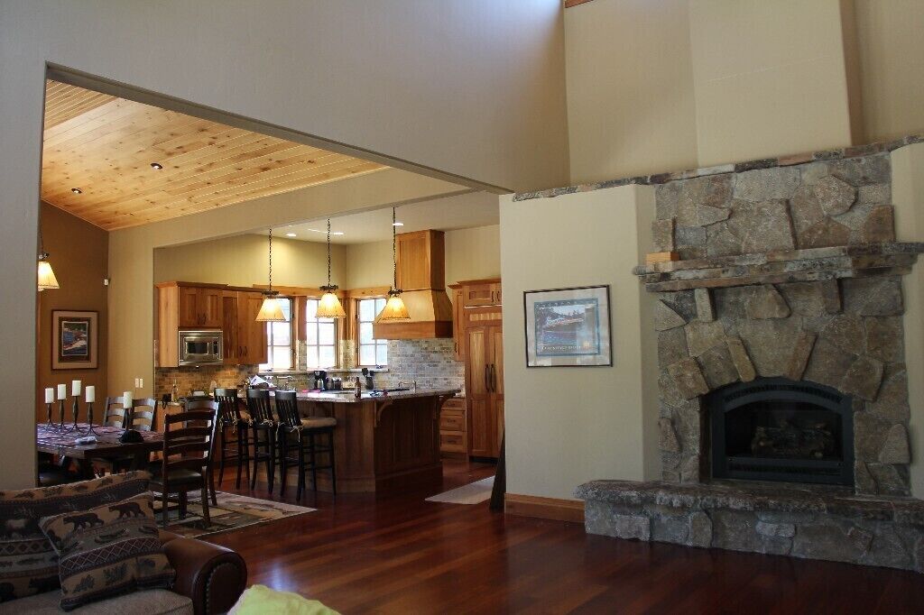   Luxury Home Located In Old Greenwood.