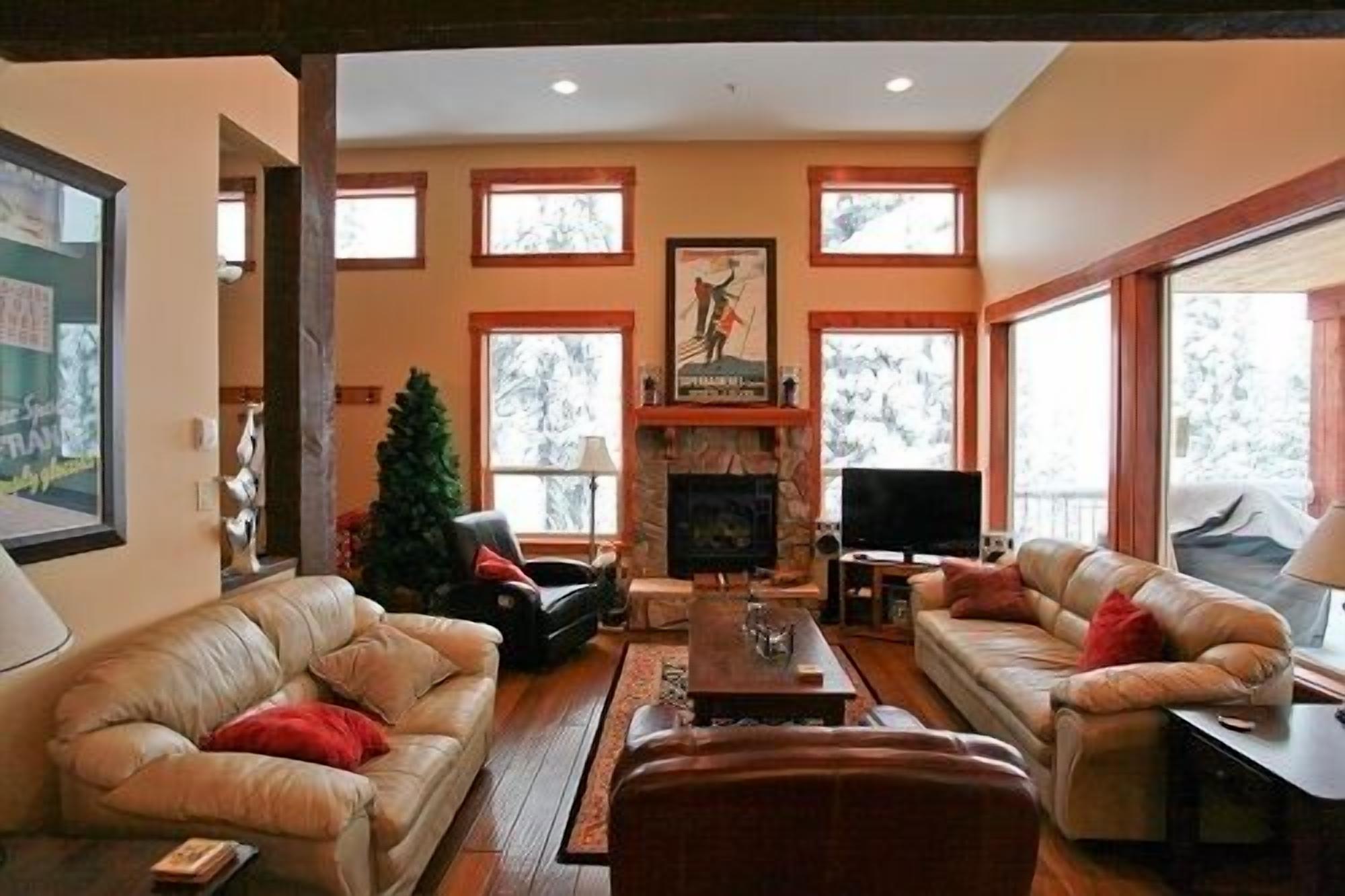 Executive Vacation Home at Silver Star Mountain - Sleeps 8-10