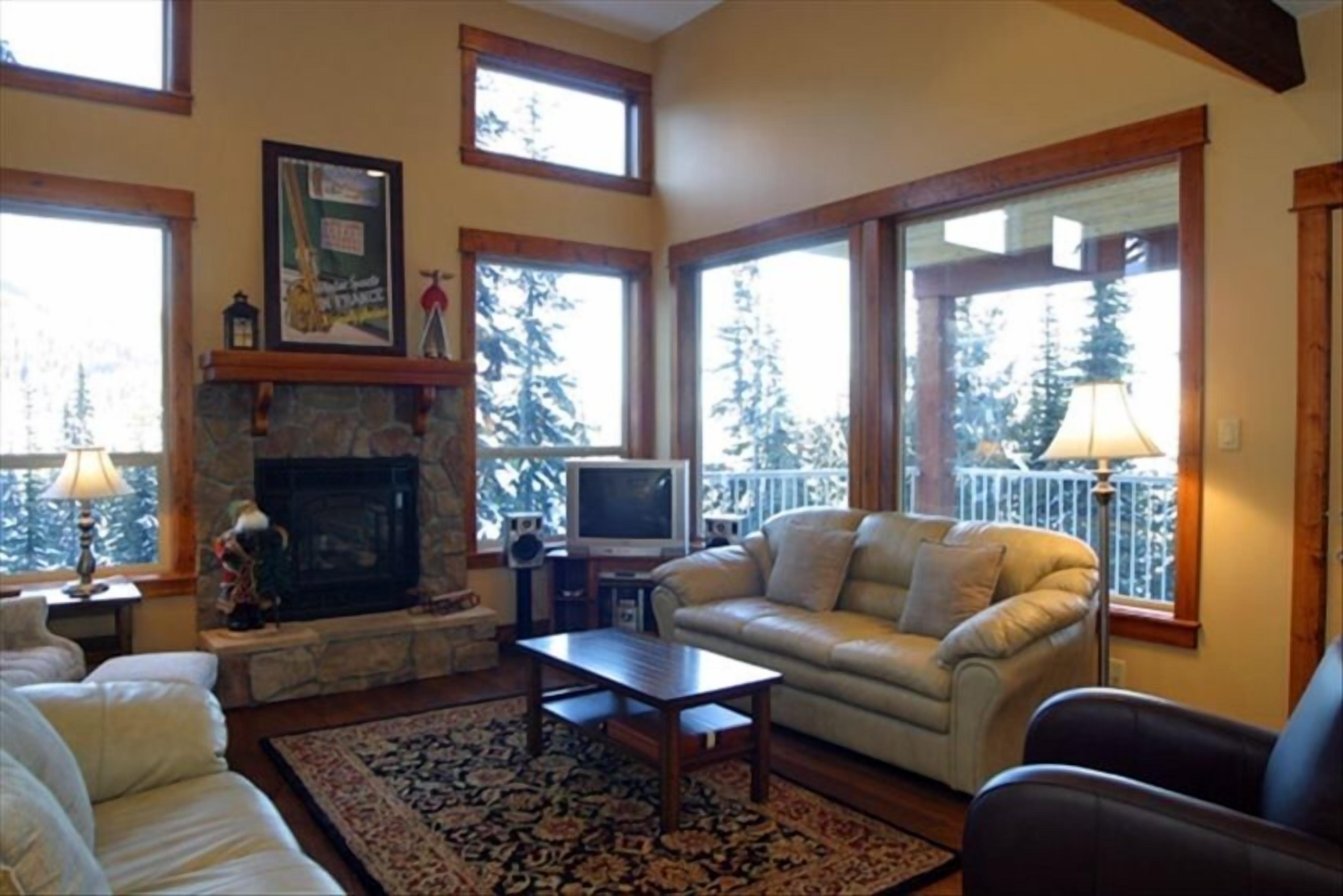 Executive Vacation Home at Silver Star Mountain - Sleeps 8-10