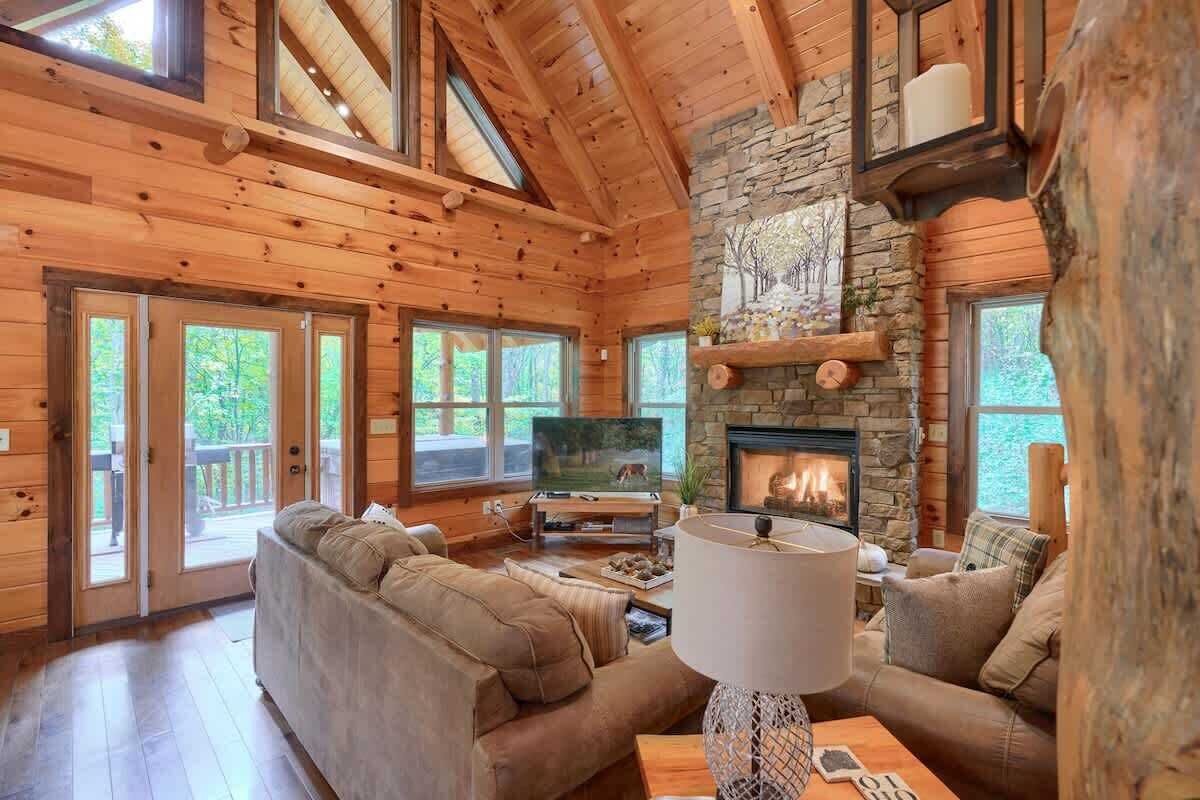 Smart-TV, Kamin, DVD-Player, Tischfußball