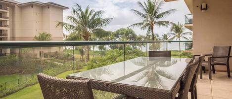 屋外ダイニングエリア