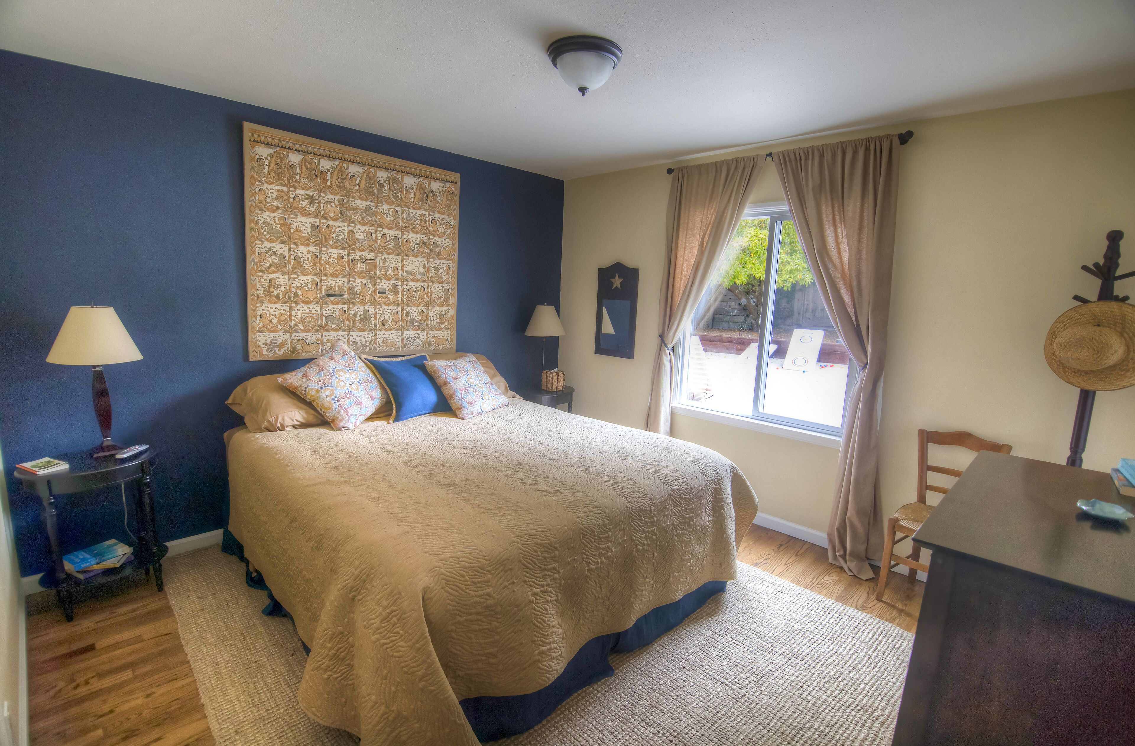 Elegance & Serenity and A Short Walk To Town