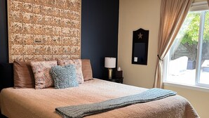 2 soverom, skrivebord, strykejern/-brett og wi-fi (inkludert)