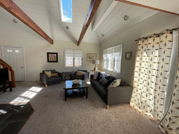 Smart TV, DVD player, ping pong, books