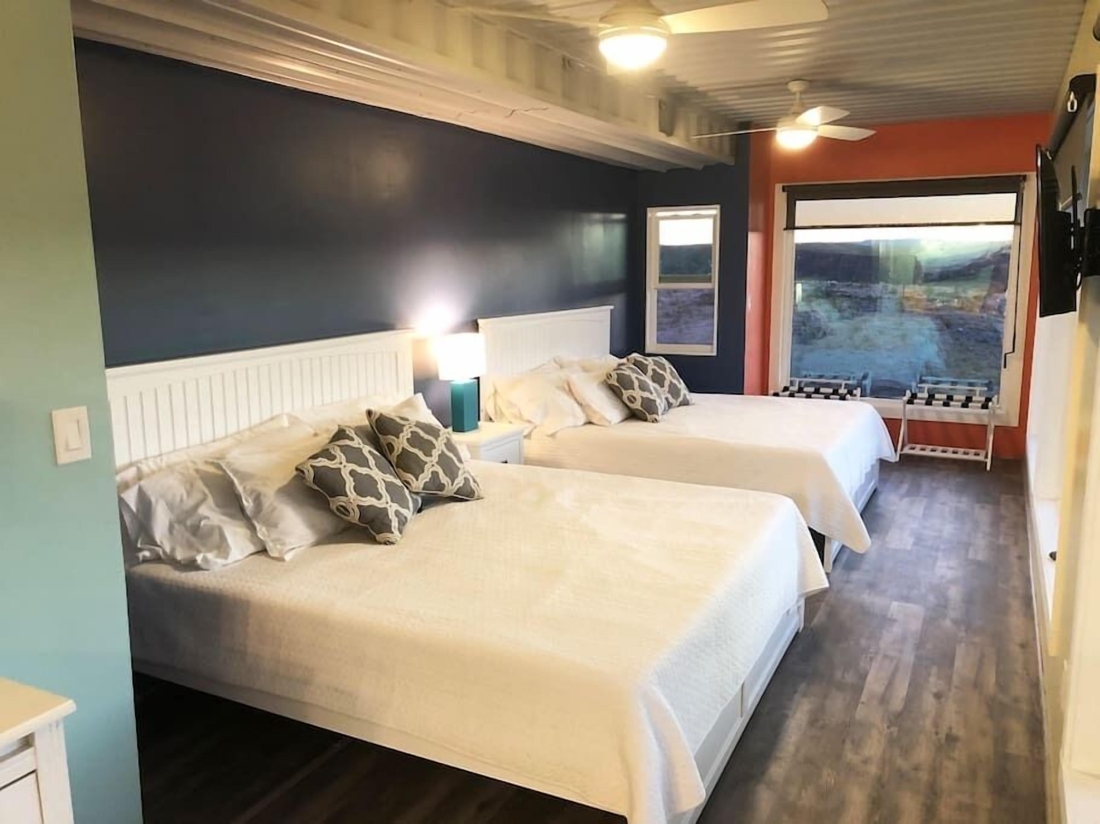 Fossil Knob Ridge -248: Ultra-Modern Container Home