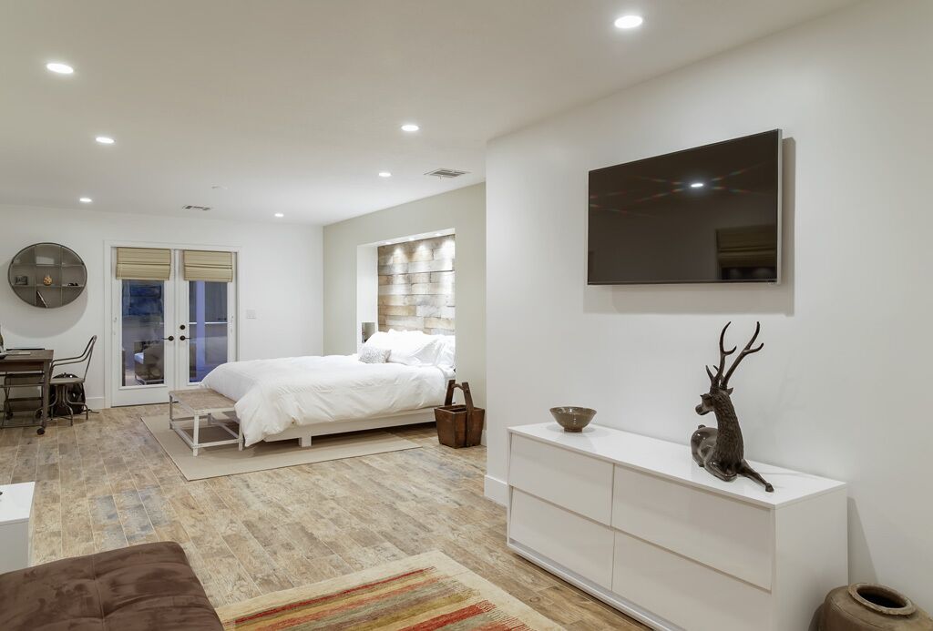 Westside 6-acre modern luxury private beauty; stunning views; close to downtown