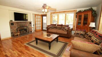 Smart TV, fireplace, DVD player